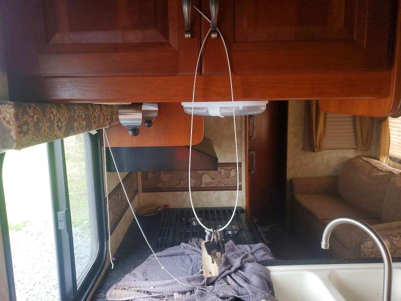 2012 Cougar Trailer VIN 4YDF29R21C2506634 COPART salvage auction — WATER/FLOOD, MI - CERTIFICATE OF TITLE, sold $3,150 on 2026-07-07 (photo 5)