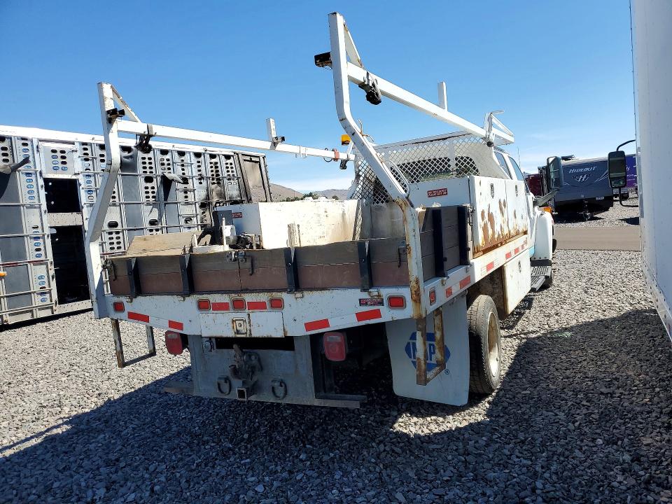 2006 Gmc C4500 VIN 1GDE4E12X6F402746 COPART salvage auction — SIDE, Nv - Salvage Title, sold $2,475 on 2026-07-09 (photo 3)