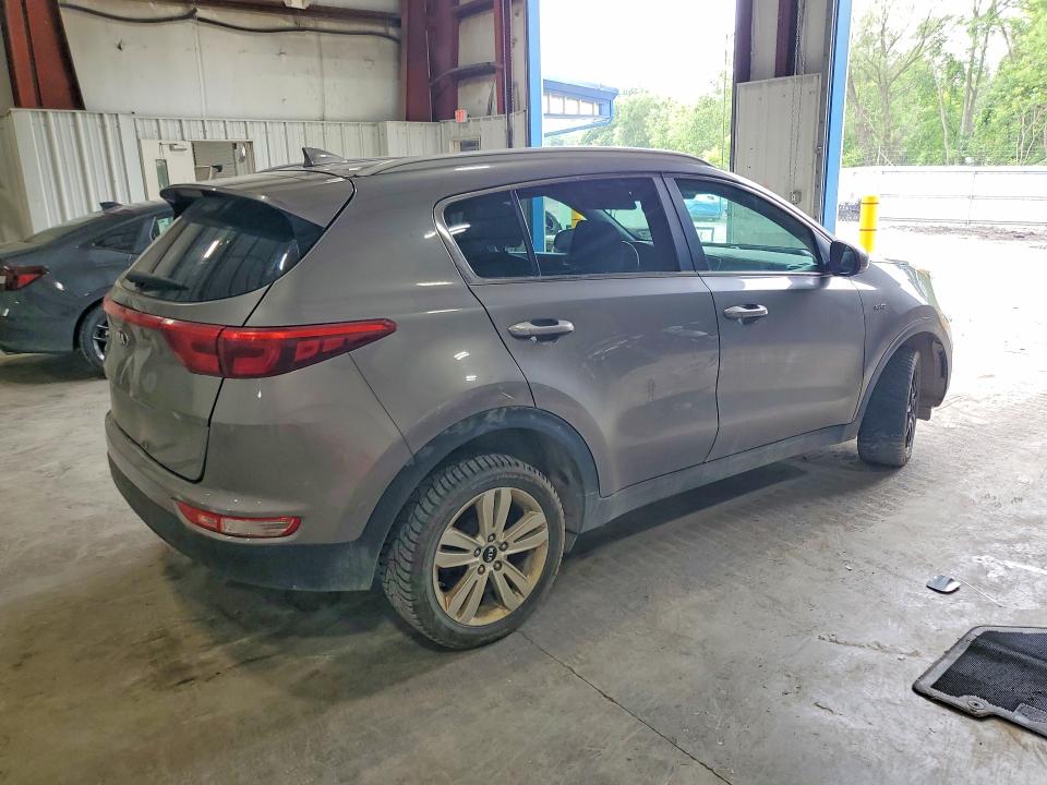 2019 Kia Sportage VIN KNDPMCAC8K7556239 COPART salvage auction — MINOR DENT/SCRATCHES, Vt - Certificate Of Title, sold $2,800 on 2026-07-22 (photo 3)