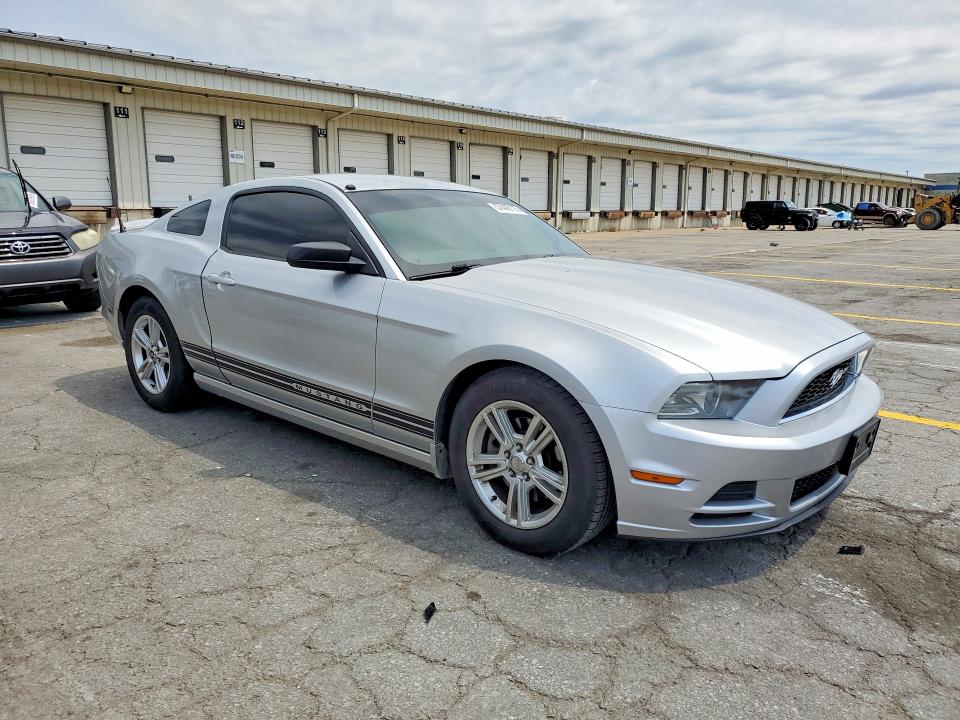 2013 Ford VIN 1ZVBP8AM3D5220873 COPART salvage auction — MINOR DENT/SCRATCHES, Ky - Certificate Of Title, sold $1,600 on 2026-07-02 (photo 4)
