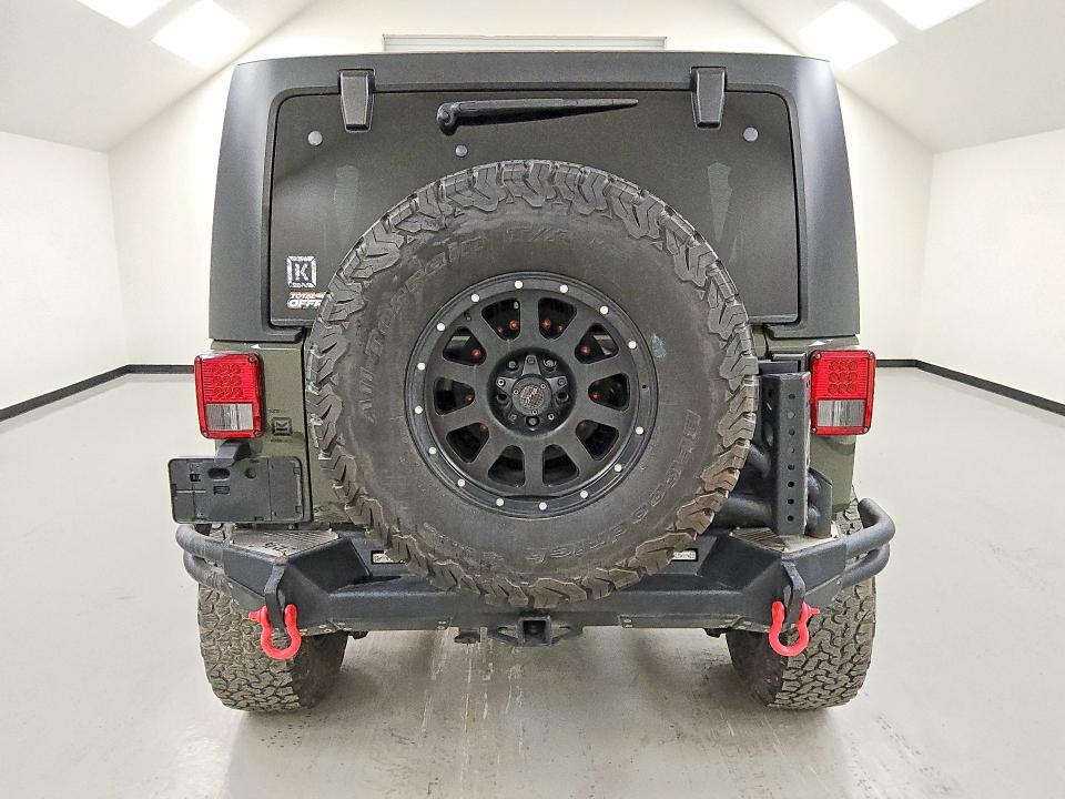 2015 Jeep Wrangler unlimited VIN 1C4BJWDG1FL760932 COPART salvage auction — MINOR DENT/SCRATCHES, Tx - Certificate Of Title, sold $3,750 on 2026-07-09 (photo 6)