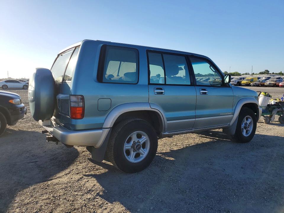 2002 Isuzu Trooper VIN JACDJ58XX27J07546 COPART salvage auction — NORMAL WEAR, Ca - Dis/Dlr/Exp Only Clean Title, sold $700 on 2026-07-02 (photo 3)
