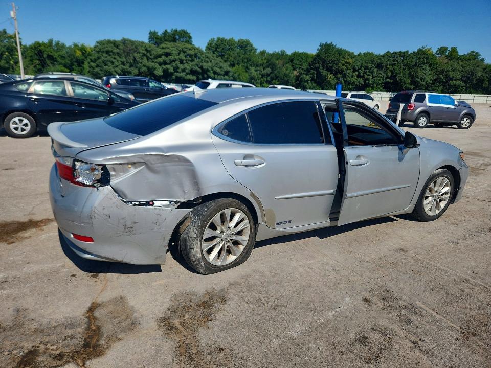 2013 Lexus VIN JTHBW1GG7D2032484 COPART salvage auction — SIDE, Ok - Cert Of Title-Salvage, sold $500 on 2026-07-28 (photo 3)