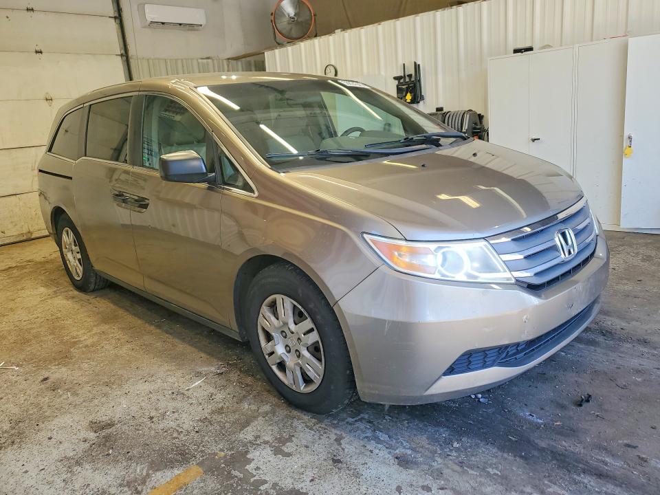 2012 Honda Odyssey VIN 5FNRL5H26CB144949 COPART salvage auction — MINOR DENT/SCRATCHES, Me - Certificate Of Title, sold $400 on 2026-07-02 (photo 4)