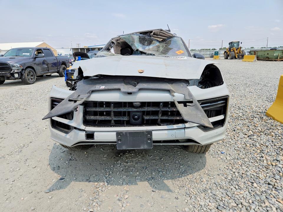 2024 Porsche VIN WP1AM2AY8RDA48309 COPART salvage auction — ROLLOVER, Co - Dis/Dlr/Exp Only Clean Title, sold $24,000 on 2026-07-14 (photo 5)