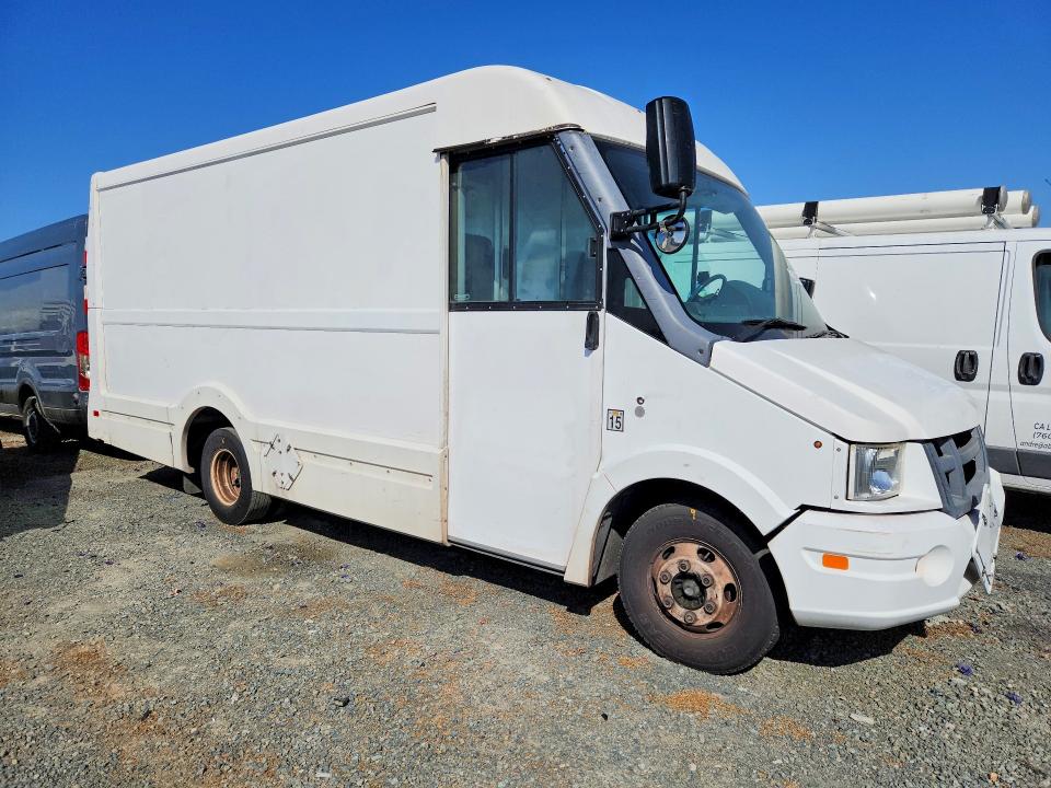 2016 Isuzu Npr VIN JALB4T172G7W00366 COPART salvage auction — MINOR DENT/SCRATCHES, Ca - Dis/Dlr/Exp Only Clean Title, sold $125 on 2026-07-09 (photo 4)