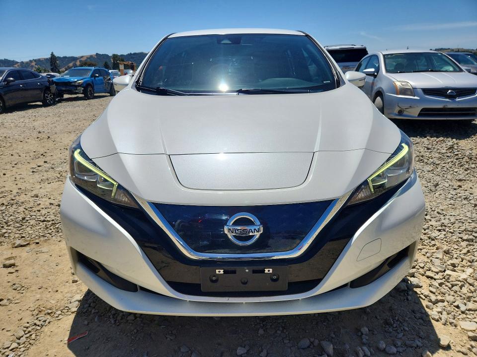 2019 Nissan Leaf VIN 1N4AZ1CP1KC303515 COPART salvage auction — REAR END, Ca - Salvage Certificate, sold $4,550 on 2026-07-09 (photo 5)