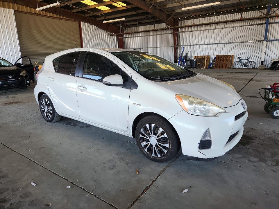 2013 Toyota Prius c VIN JTDKDTB32D1542352 COPART salvage auction — SIDE, CA - SALVAGE CERTIFICATE, sold $15 on 2026-07-27 (photo 4)