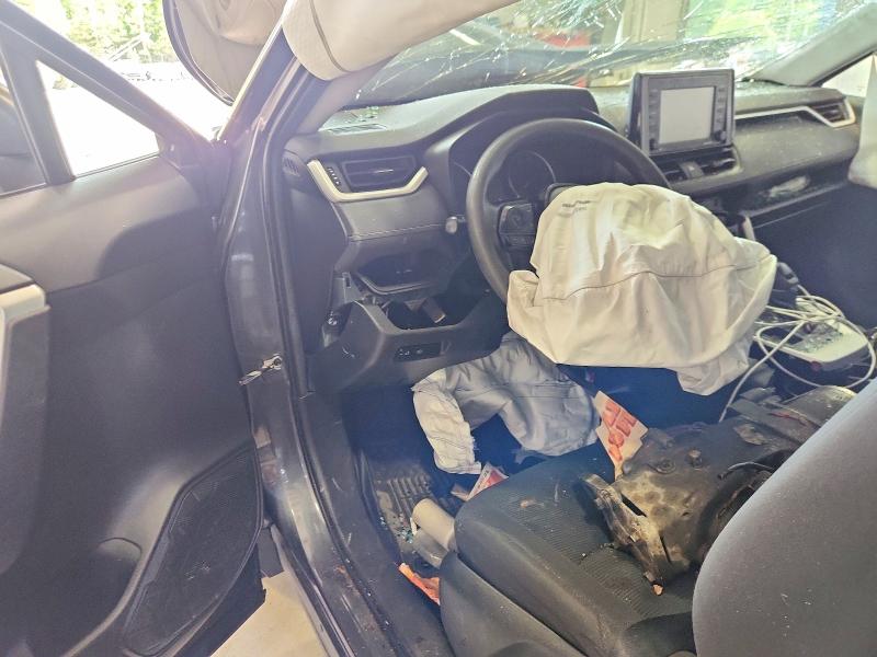 2020 Toyota Rav 4 VIN 2T3F1RFV5LW114784 COPART salvage auction — ROLLOVER, VA - CERT OF TITLE - SALVAGE, sold $2,100 on 2026-07-02 (photo 8)