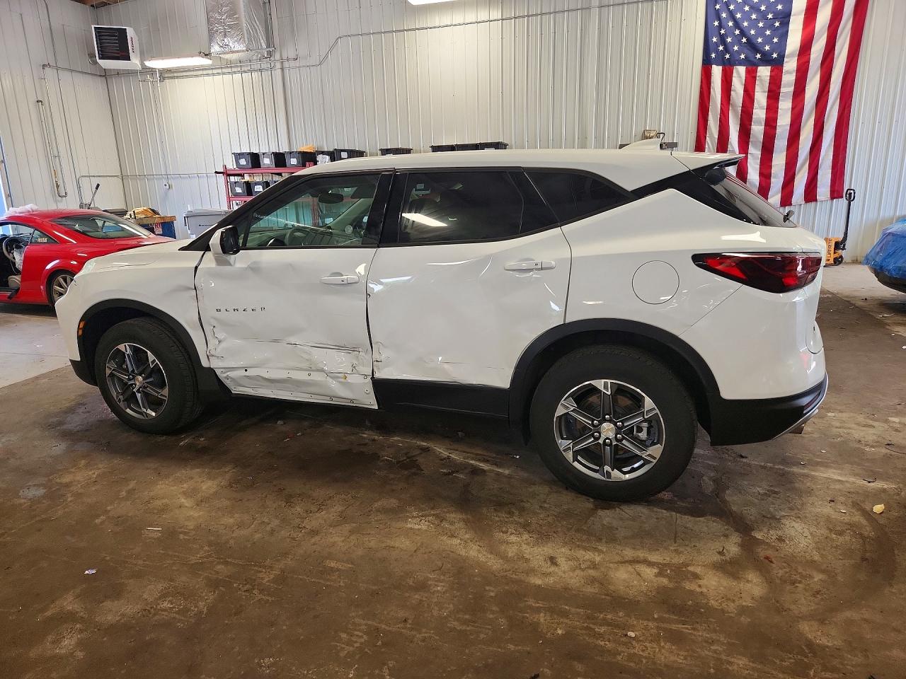 2025 Chevrolet Blazer VIN 3GNKBHR46SS229695 COPART salvage auction — Side, FL - CERT OF TITLE SLVG REBUILDABLE, sold $7,800 on 2026-07-02 (photo 2)