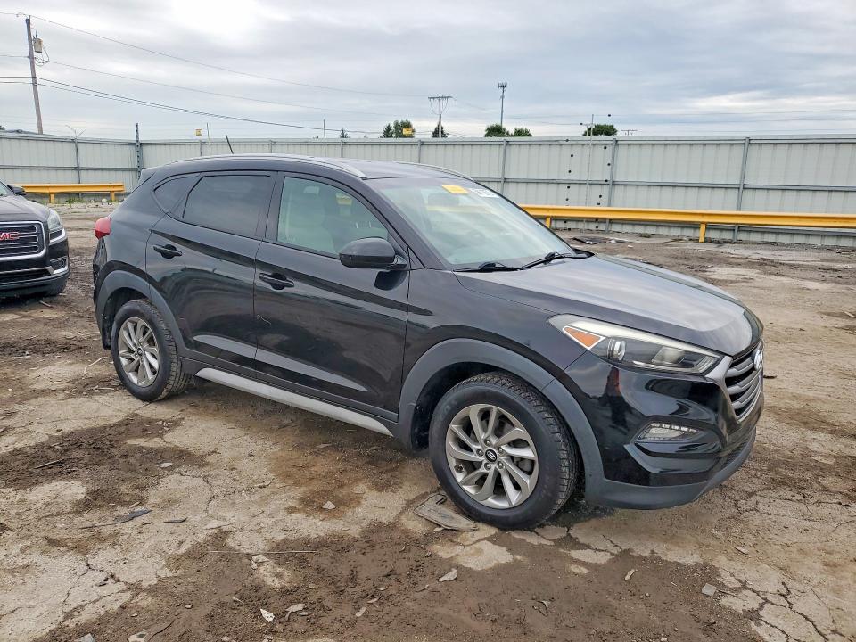 2017 Hyundai Tucson VIN KM8J33A41HU596721 COPART salvage auction — MINOR DENT/SCRATCHES, In - Certificate Of Title (P), sold $6,500 on 2026-07-29 (photo 4)