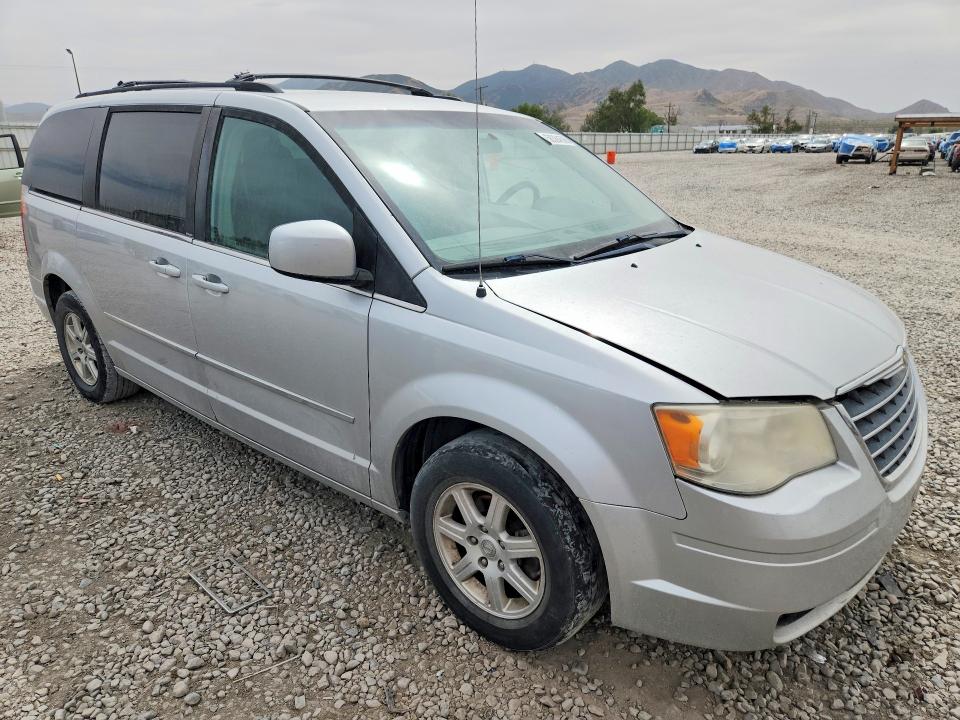 2010 Chrysler Town & country VIN 2A4RR5D12AR432152 COPART salvage auction — MINOR DENT/SCRATCHES, Ut - Certificate Of Title, sold $975 on 2026-09-15 (photo 4)