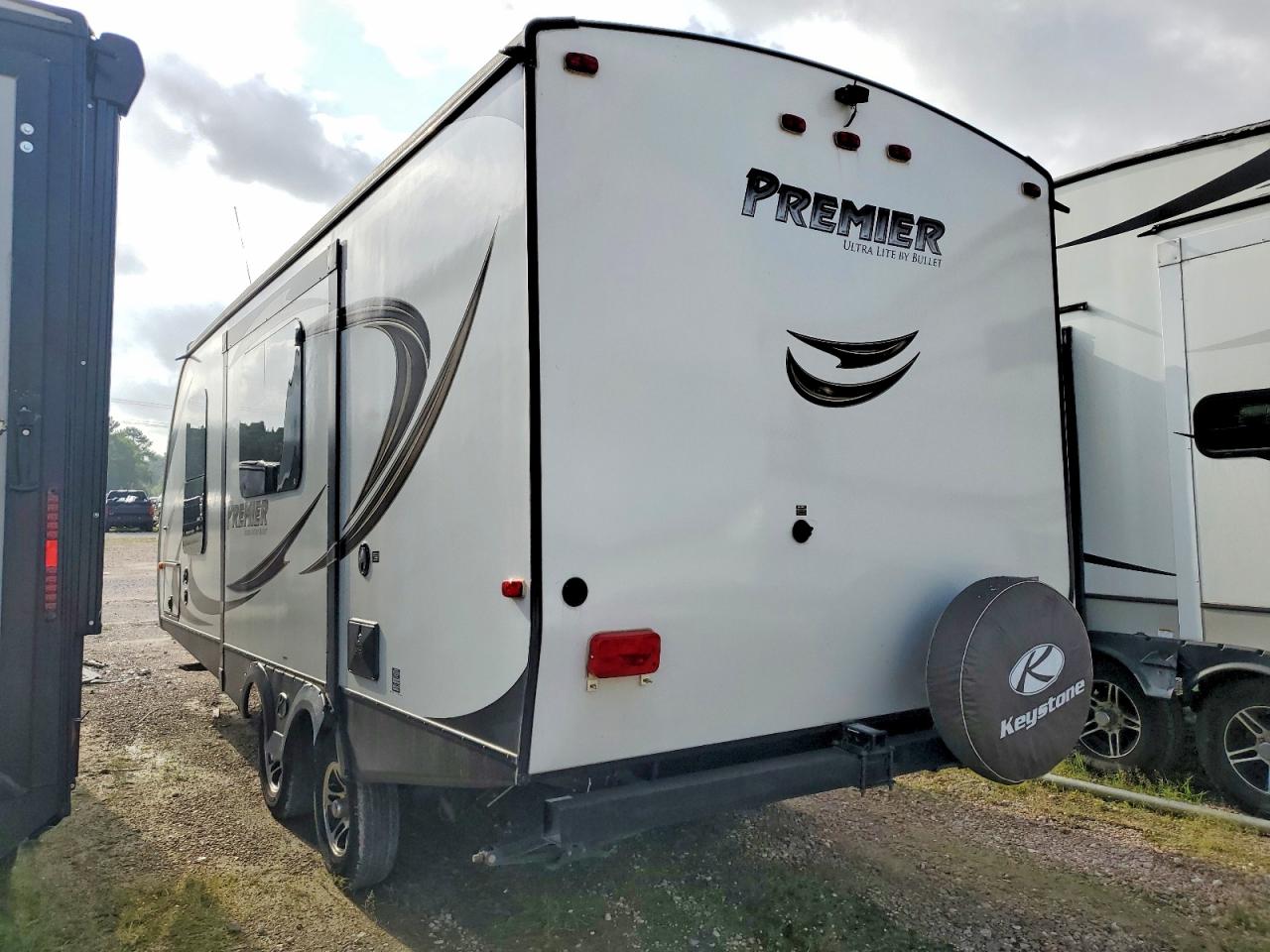 2013 VIN 4YDT22R25DD423465 COPART salvage auction — Top/Roof, Ct - Clean Title, sold $2,800 on 2026-09-25 (photo 3)