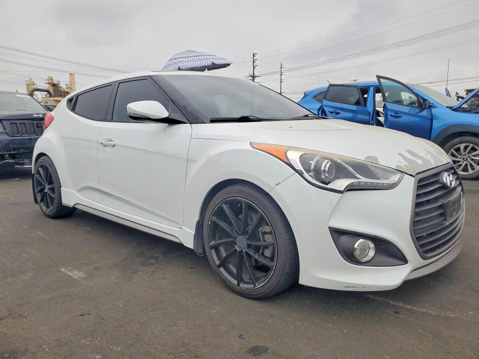 2016 Hyundai Veloster VIN KMHTC6AE0GU282172 COPART salvage auction — MINOR DENT/SCRATCHES, Ca - Dis/Dlr/Exp Only Clean Title (P), sold $1,300 on 2026-07-15 (photo 4)