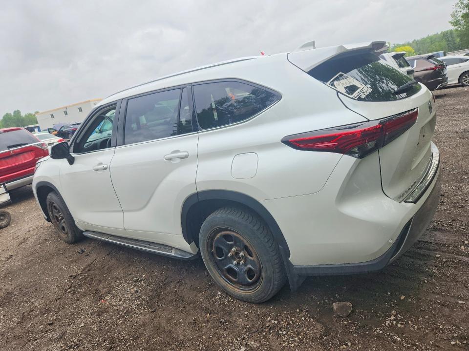 2022 Toyota Highlander VIN 5TDFZRBHXNS165341 COPART salvage auction — STRIPPED, On - Permit No Brand - Unfit, sold $25,750 on 2026-07-07 (photo 2)