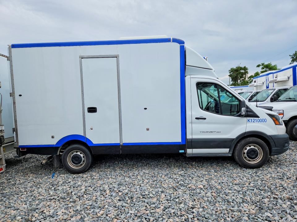 2020 Ford Transit VIN 1FDBW5Z88LKB80281 COPART salvage auction — MINOR DENT/SCRATCHES, Fl - Certificate Of Title, sold $7,000 on 2026-07-29 (photo 3)