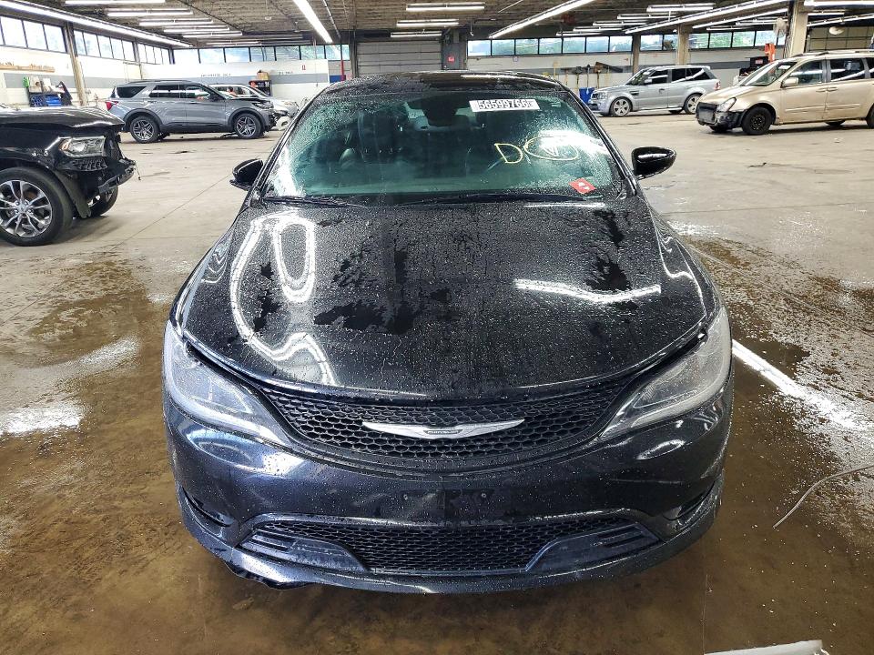 2016 Chrysler 200 VIN 1C3CCCBB5GN172627 COPART salvage auction — MINOR DENT/SCRATCHES, IL - CERTIFICATE OF TITLE, sold $1,400 on 2026-07-09 (photo 5)