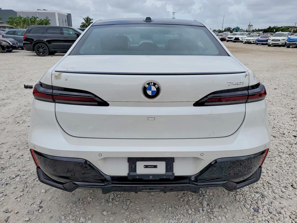 2025 BMW 7 series VIN WBA23EH0XSCV31352 COPART salvage auction — FRONT END, FL - CERT OF TITLE SLVG REBUILDABLE, sold $30,750 on 2026-07-28 (photo 6)