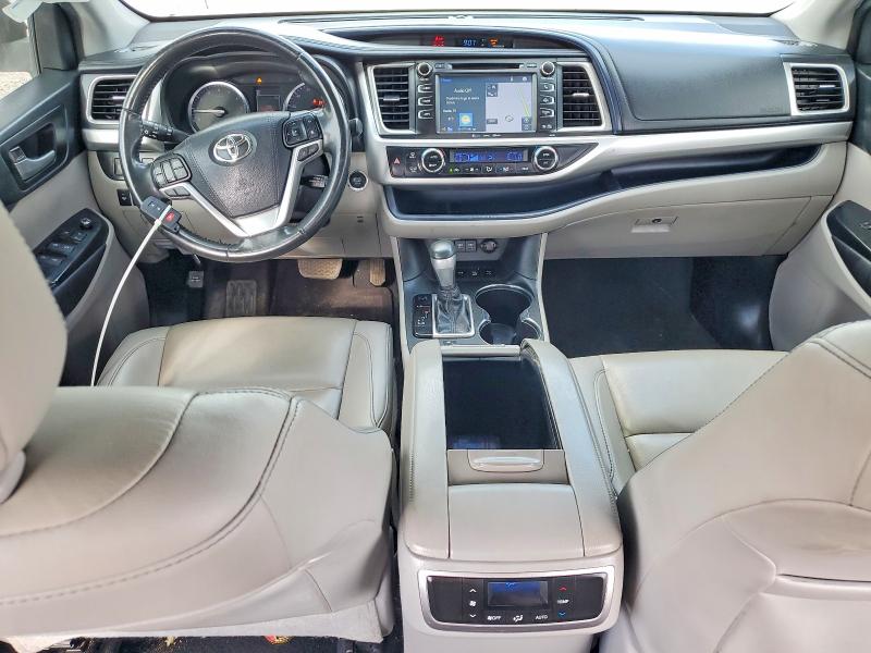 2019 Toyota Highlander VIN 5TDJZRFH9KS583213 COPART salvage auction — REAR END, TX - SALVAGE VEHICLE TITLE (P), sold $8,500 on 2026-07-16 (photo 8)