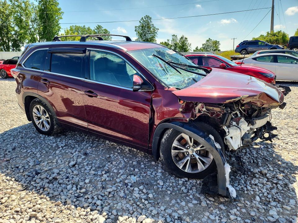 2015 Toyota VIN 5TDJKRFH4FS119076 COPART salvage auction — FRONT END, MI - CERTIFICATE OF TITLE, sold $2,900 on 2026-07-02 (photo 4)