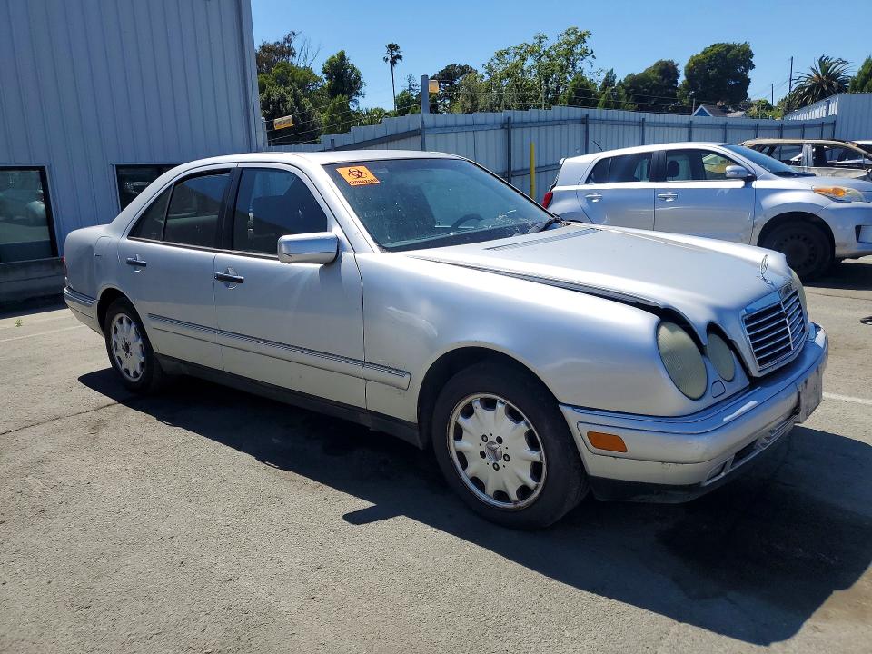 1997 Mercedes-benz E-class VIN WDBJF55FXVJ035108 COPART salvage auction — ROOF, CA - SALVAGE CERTIFICATE, sold $125 on 2026-07-02 (photo 4)
