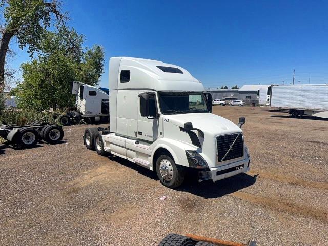 2014 Volvo Vnl VIN 4V4NC9EH4EN167427 COPART salvage auction — MECHANICAL, Co - Dlr/Dis/Exp-Ct Others-Ca Acq (P), sold $1,600 on 2026-07-20 (photo 1)