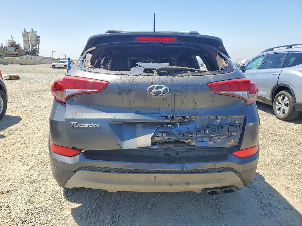 2017 Hyundai Tucson VIN KM8J33A20HU387744 COPART salvage auction — BURN, CA - NON-REPAIRABLE VEHICLE CERT, sold $175 on 2026-07-10 (photo 6)