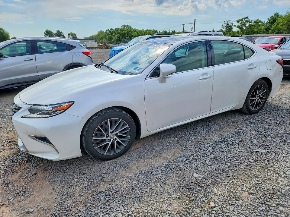 2018 Lexus ES VIN 58ABK1GG0JU110170 — COPART salvage auction photo