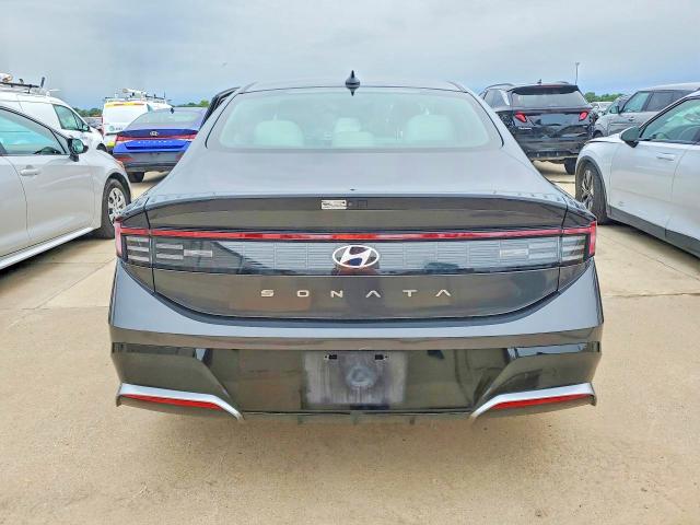 2025 Hyundai Sonata VIN KMHL64JA7SA498295 COPART salvage auction — SIDE, Tx - Nonrepairable Title, sold $7,800 on 2026-07-06 (photo 6)