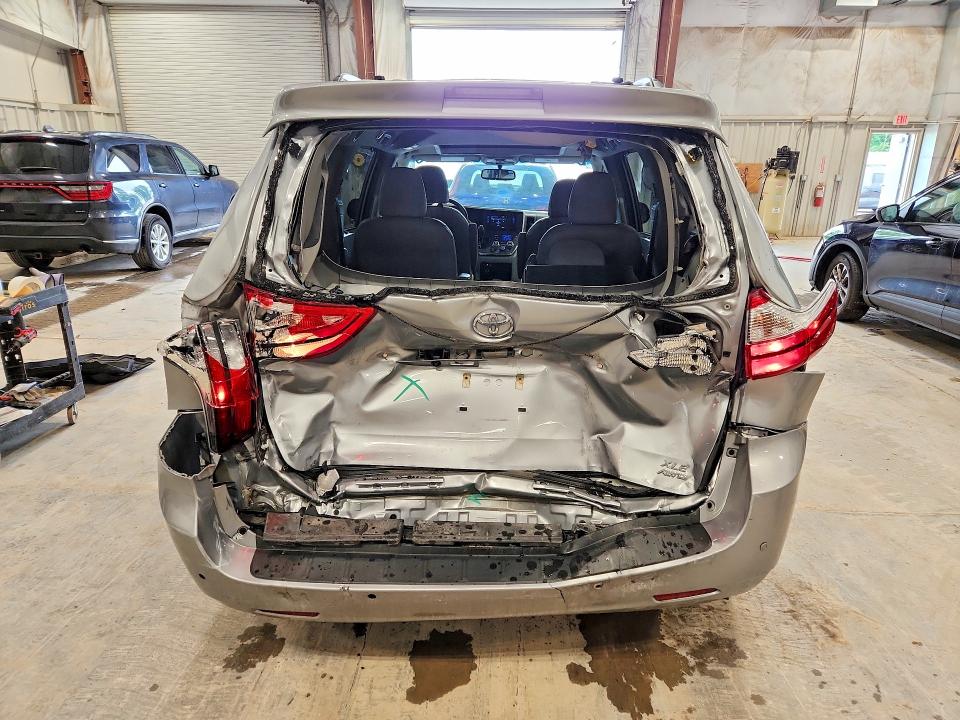 2015 Toyota Sienna VIN 5TDDK3DCXFS100193 COPART salvage auction — REAR END, Wi - Certificate Of Title, sold $4,550 on 2026-07-08 (photo 6)