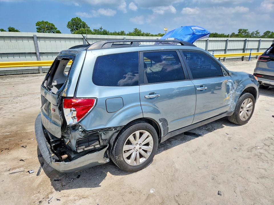 2011 Subaru Forester VIN JF2SHAEC7BH728253 COPART salvage auction — SIDE, Fl - Cert Of Title Slvg Rebuildable, sold $250 on 2026-07-15 (photo 3)