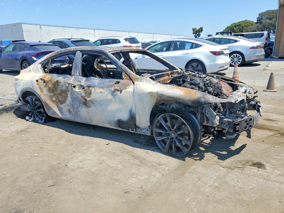 2022 Lexus Is 350 VIN JTHGZ1B26N5054940 COPART salvage auction — BURN, CA - SALVAGE CERTIFICATE, sold $10 on 2026-07-14 (photo 4)