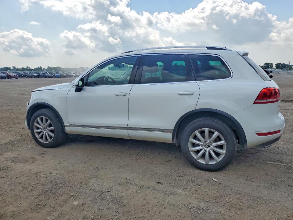 2014 Volkswagen Touareg VIN WVGEF9BP3ED006728 COPART salvage auction — FRONT END, On - Permit Salvage, sold $1,200 on 2026-07-14 (photo 2)