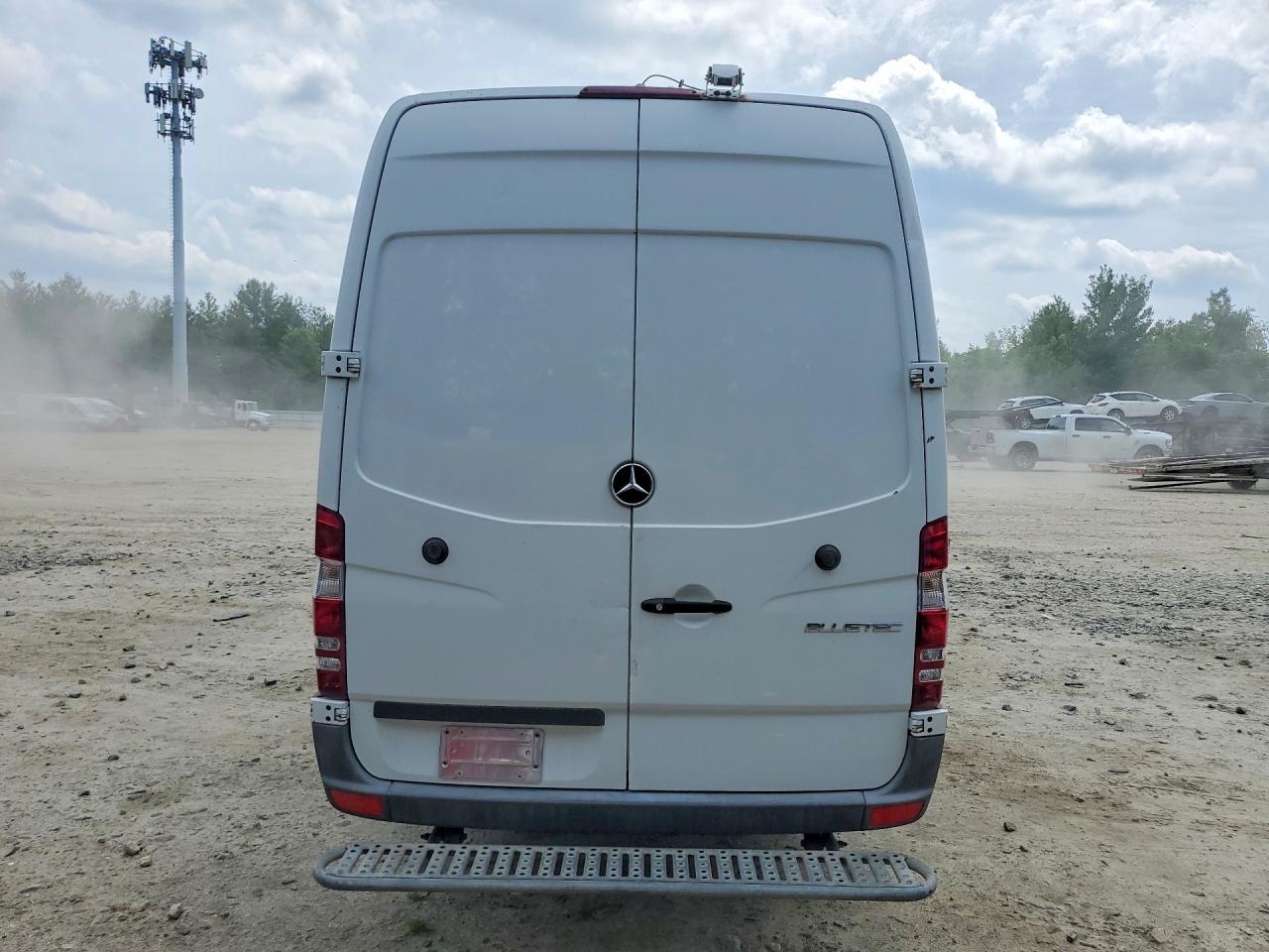 2015 Mercedes Benz Sprinter 2500 VIN WD3PE8DBXFP124944 COPART salvage auction — Minor Dent/Scratches, NH - CERTIFICATE OF TITLE (P), sold $400 on 2026-07-01 (photo 6)
