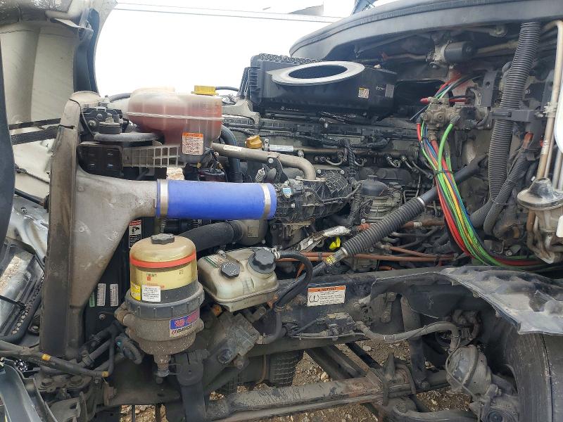 2023 Freightliner Cascadia 126 VIN 1FUJHHDR2PLNS9312 COPART salvage auction — SIDE, MO - SALVAGE CERTIFICATE OF TITLE, sold $7,200 on 2026-07-30 (photo 7)