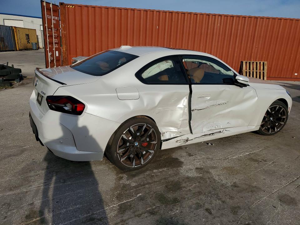 2025 BMW 2er VIN 3MW23CM03S8F64484 COPART salvage auction — SIDE, Fl - Cert Of Title Slvg Rebuildable, sold $11,000 on 2026-08-27 (photo 3)