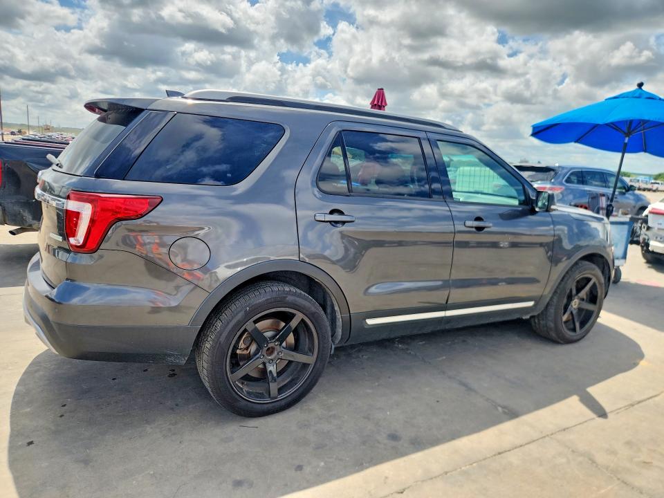 2016 Ford Explorer VIN 1FM5K7DH4GGA51409 COPART salvage auction — NORMAL WEAR, Tx - Certificate Of Title, sold $2,000 on 2026-08-29 (photo 3)