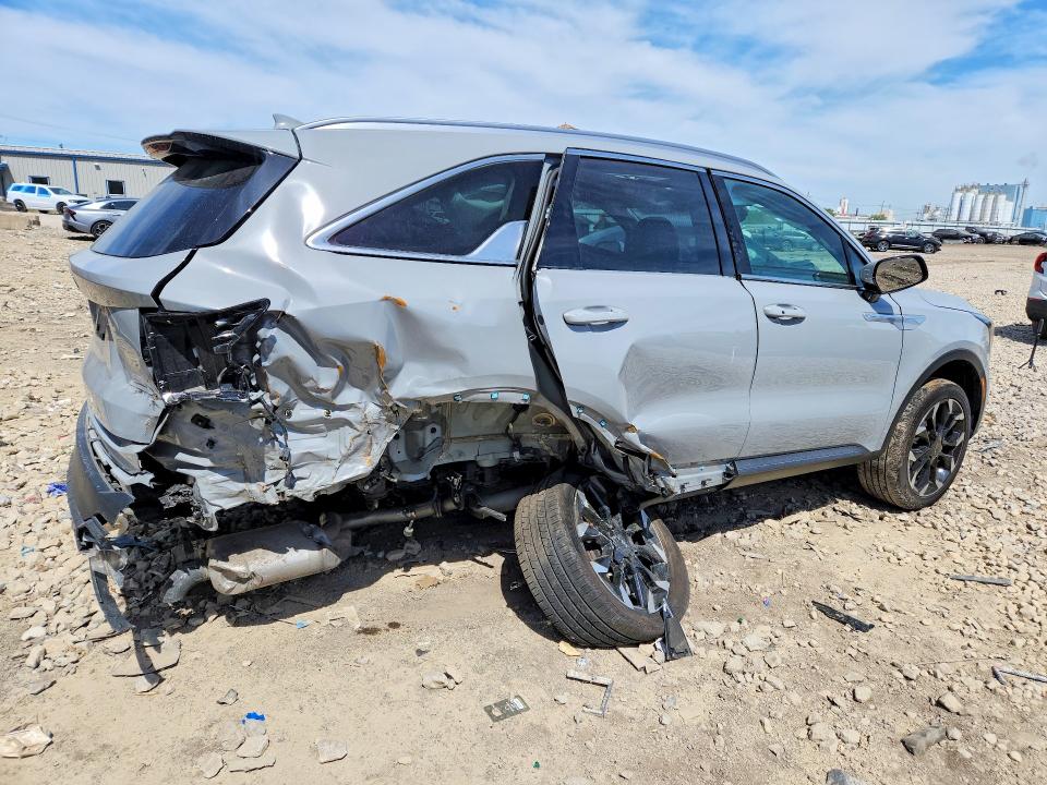 2025 Kia Sorento VIN 5XYRHDJF1SG367013 COPART salvage auction — REAR END, IL - CERTIFICATE OF TITLE, sold $8,200 on 2026-07-16 (photo 3)