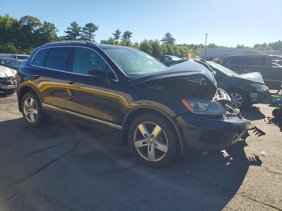 2013 Volkswagen Touareg VIN WVGEP9BP7DD007568 COPART salvage auction — FRONT END, Ct - Cert Of Title-Salvage, sold $425 on 2026-07-07 (photo 4)