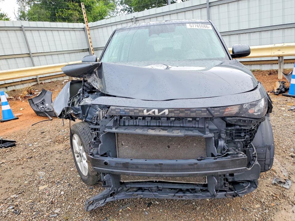 2023 Kia Soul VIN KNDJ23AU5P7882561 COPART salvage auction — FRONT END, VA - CERT OF TITLE - SALVAGE, sold $1,300 on 2026-07-24 (photo 5)