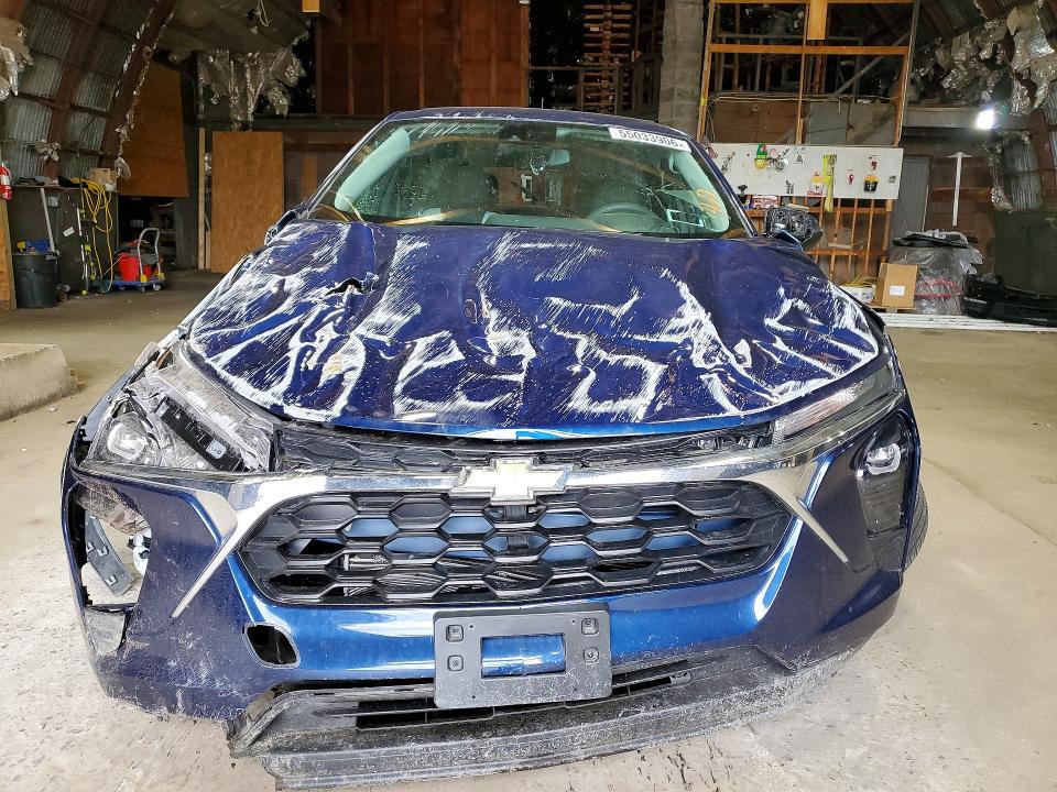 2024 Chevrolet Trax VIN KL77LFE22RC153894 COPART salvage auction — ROLLOVER, Ny - Mv-907A Salvage Certificate, sold $500 on 2026-07-13 (photo 5)