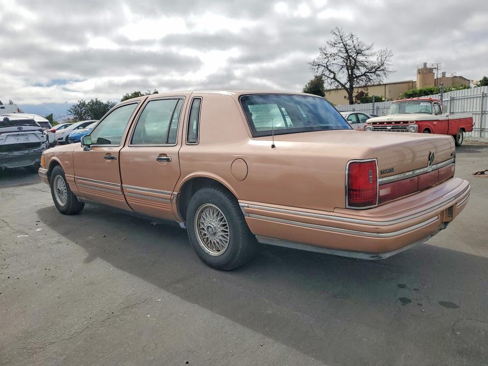 1994 Lincoln TOWN CAR VIN 1LNLM81W5RY693239 COPART salvage auction — MINOR DENT/SCRATCHES, Ca - Dis/Dlr/Exp Only Clean Title, sold $60 on 2026-07-30 (photo 2)