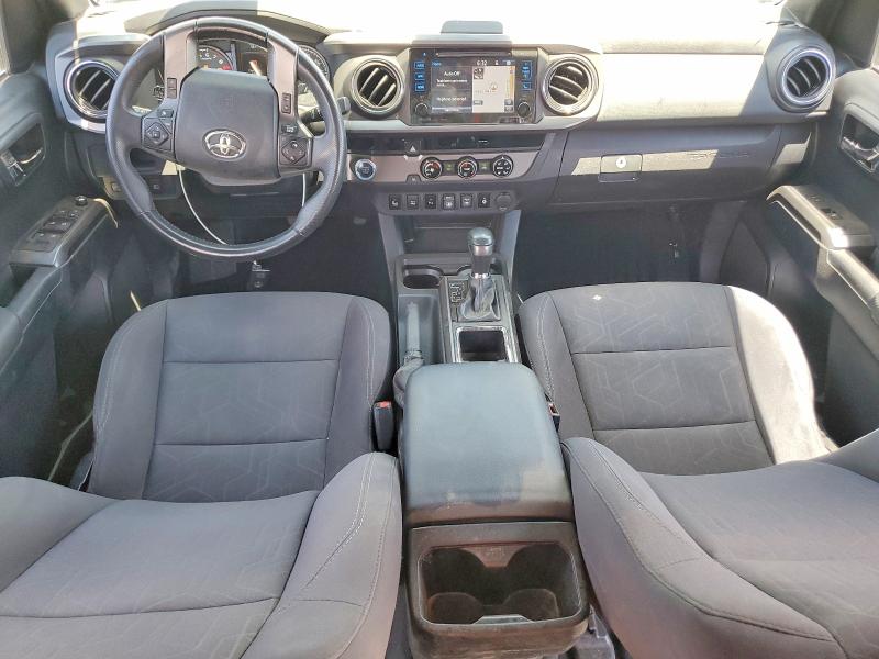 2018 Toyota Tacoma VIN 5TFAZ5CN7JX064639 COPART salvage auction — SIDE, TX - SALVAGE VEHICLE TITLE, sold $13,200 on 2026-07-31 (photo 8)
