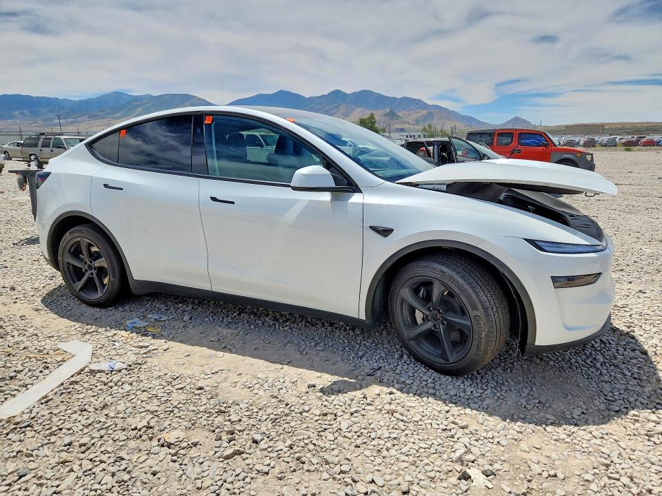 2026 Tesla Model y VIN 7SAYGDEE2TF416022 COPART salvage auction — FRONT END, UT - SALVAGE CERTIFICATE, sold $13,900 on 2026-07-31 (photo 4)