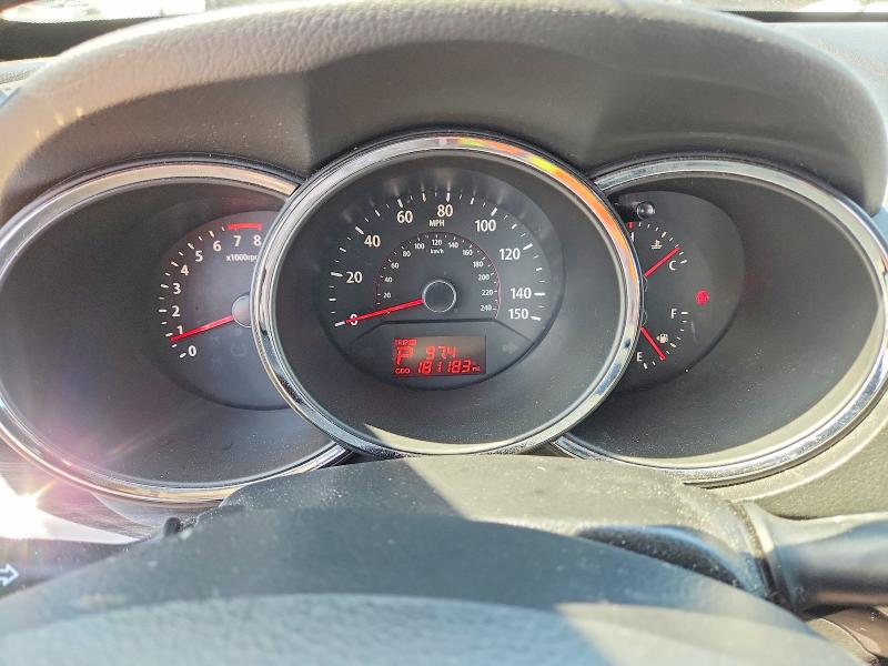 2011 Kia Sorento VIN 5XYKT4A22BG175662 COPART salvage auction — MINOR DENT/SCRATCHES, Ca - Dis/Dlr/Exp Only Clean Title, sold $1,200 on 2026-07-09 (photo 9)