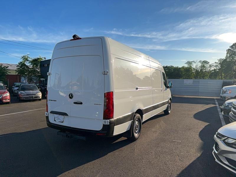 2021 Mercedes-benz Sprinter VIN W1Y4ECHY4MT076870 COPART salvage auction — MINOR DENT/SCRATCHES, Or - Certificate Of Title (P), sold $21,000 on 2026-07-06 (photo 4)