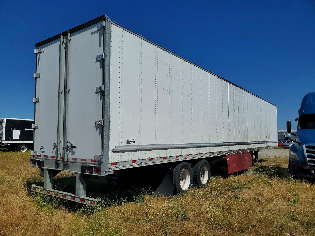 2020 F9w5 VIN 3H3V532C5LT201063 COPART salvage auction — Rollover, CA - SALVAGE CERTIFICATE, sold $4,850 on 2026-07-08 (photo 4)