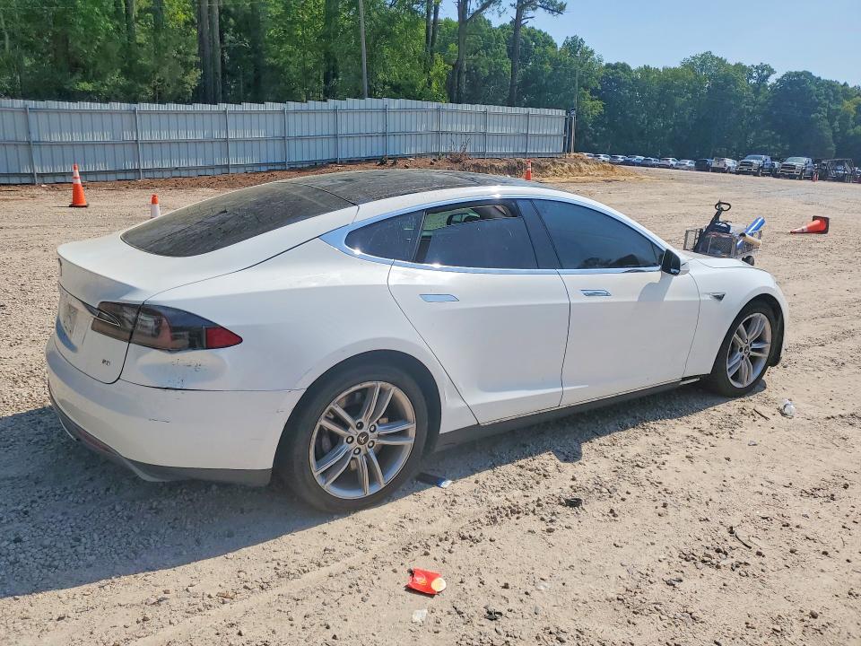 2013 Tesla VIN 5YJSA1AC0DFP10947 COPART salvage auction — SIDE, Mt - Dealer Only Clean Title, sold $825 on 2026-07-31 (photo 3)