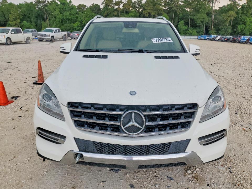 2015 Mercedes-benz VIN 4JGDA5HBXFA456927 COPART salvage auction — WATER/FLOOD, Tx - Salvage Title-Flood Damage, sold $3,300 on 2026-07-10 (photo 5)