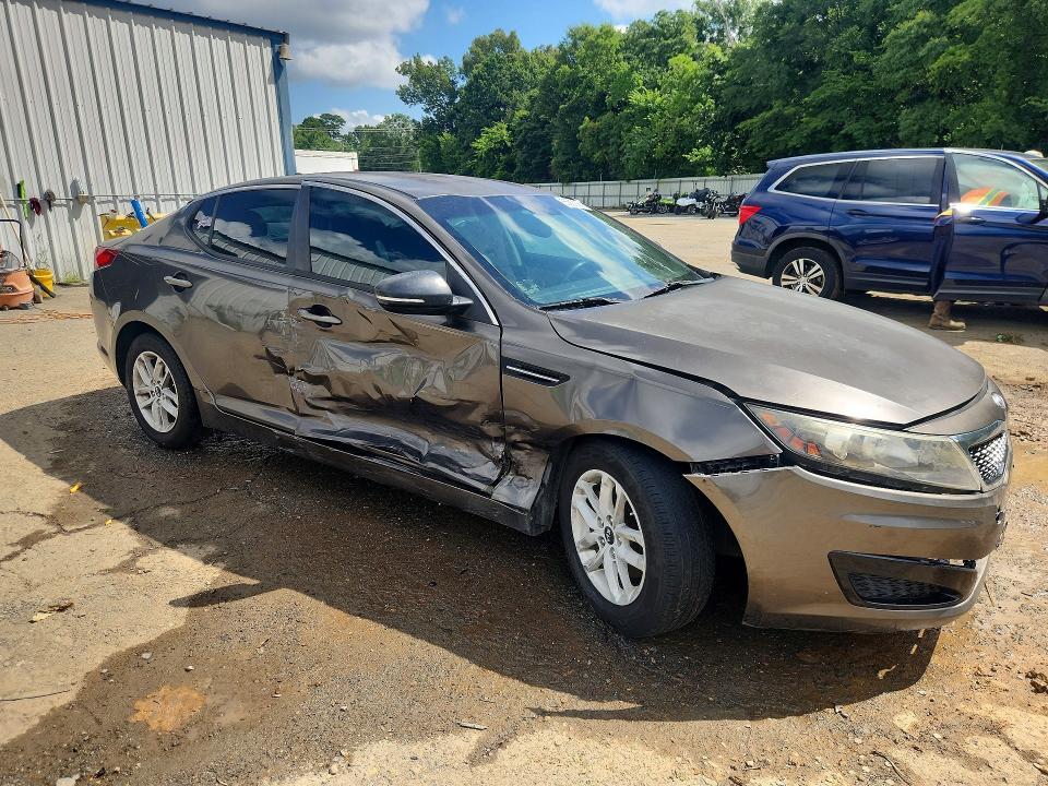 2011 Kia Optima VIN KNAGM4A74B5132817 COPART salvage auction — SIDE, La - Cert Of Title-Salvage, sold $375 on 2026-07-02 (photo 4)
